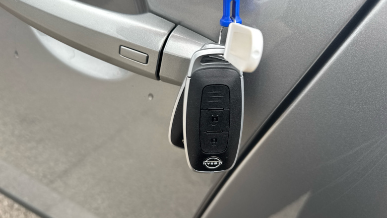 Nissan Qashqai 1.3 DiG-T MH Acenta Premium 5dr Petrol Hatchback